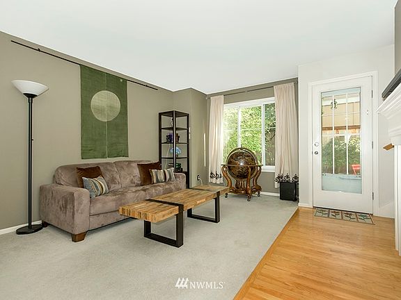 4th image of 12726 35th Avenue NE #B