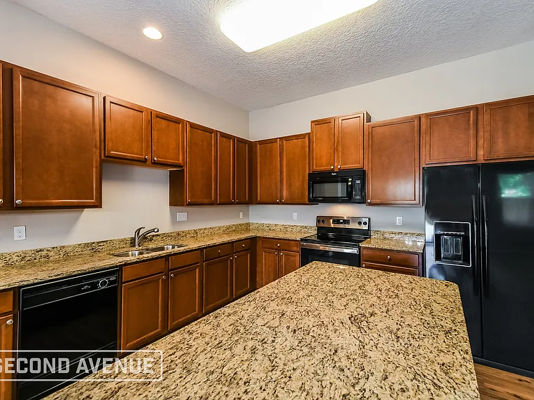 6332 Trimpe Ln — Photo 2