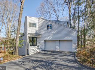 2258 Compass Point Ln, Reston, VA 20191