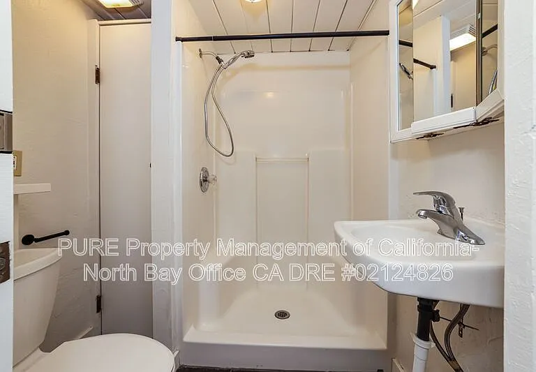 201 Meadowlark Ln #E1 — Photo 9
