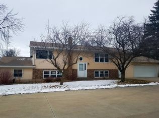 N7482 Winnebago Dr, Fond Du Lac, WI 54935