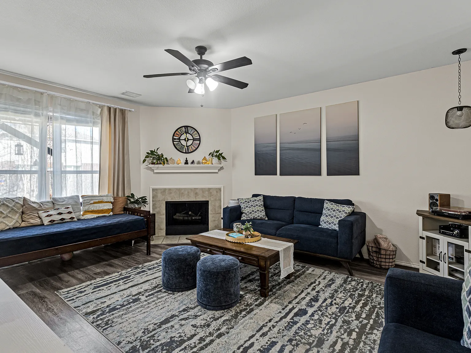 3 bed, 1852 sqft, $2,600 — Photo 2