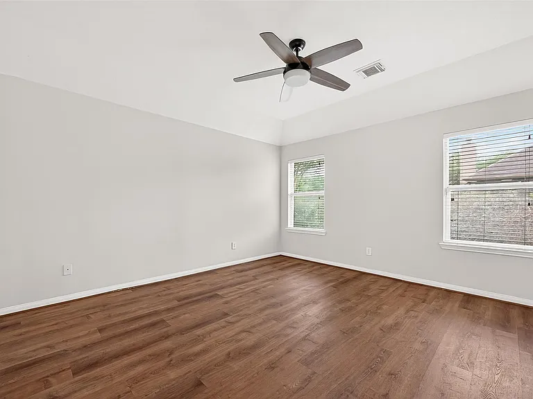 6030 Wildbriar Ln — Photo 38