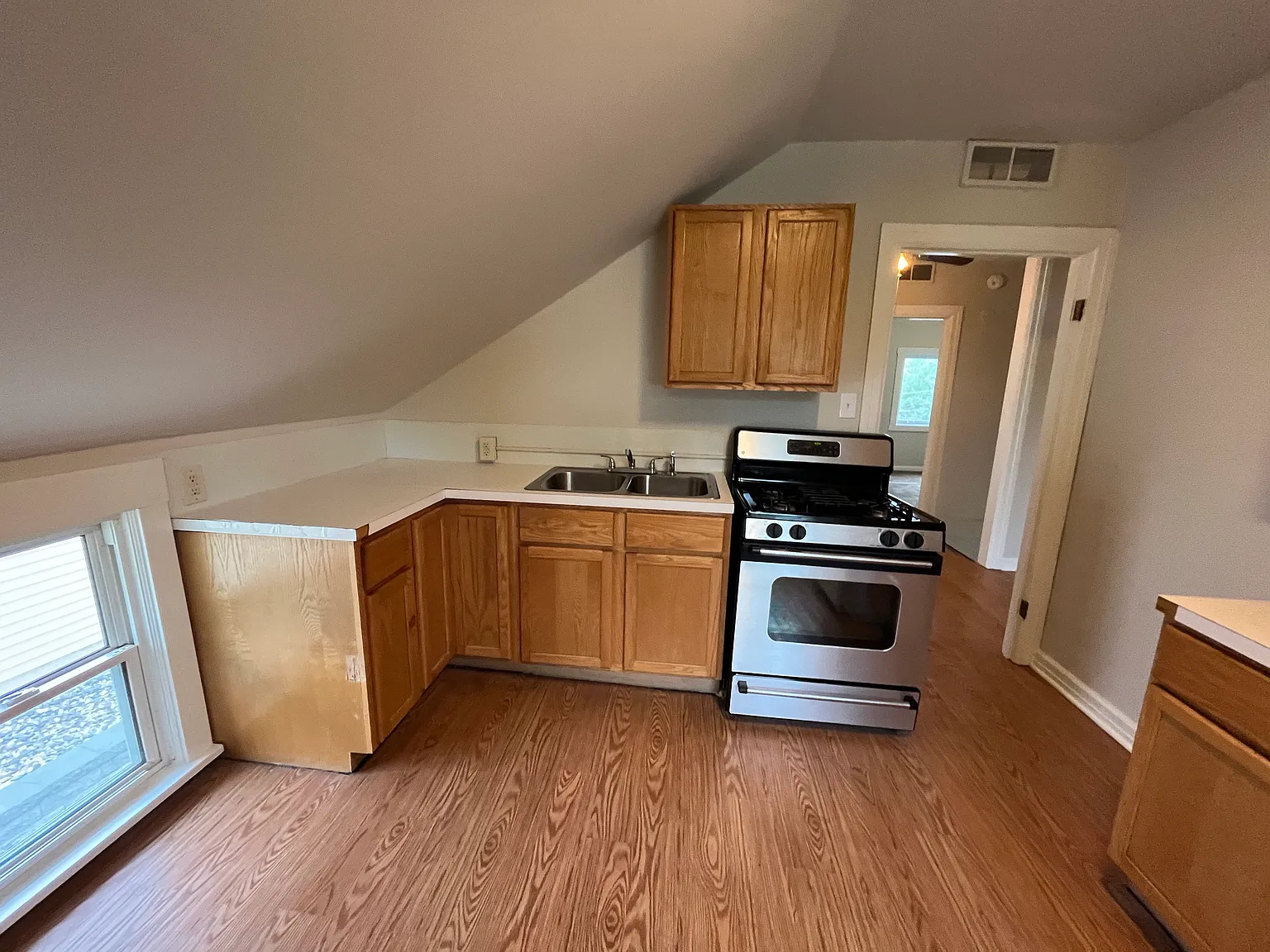 453 Mound St — Photo 4