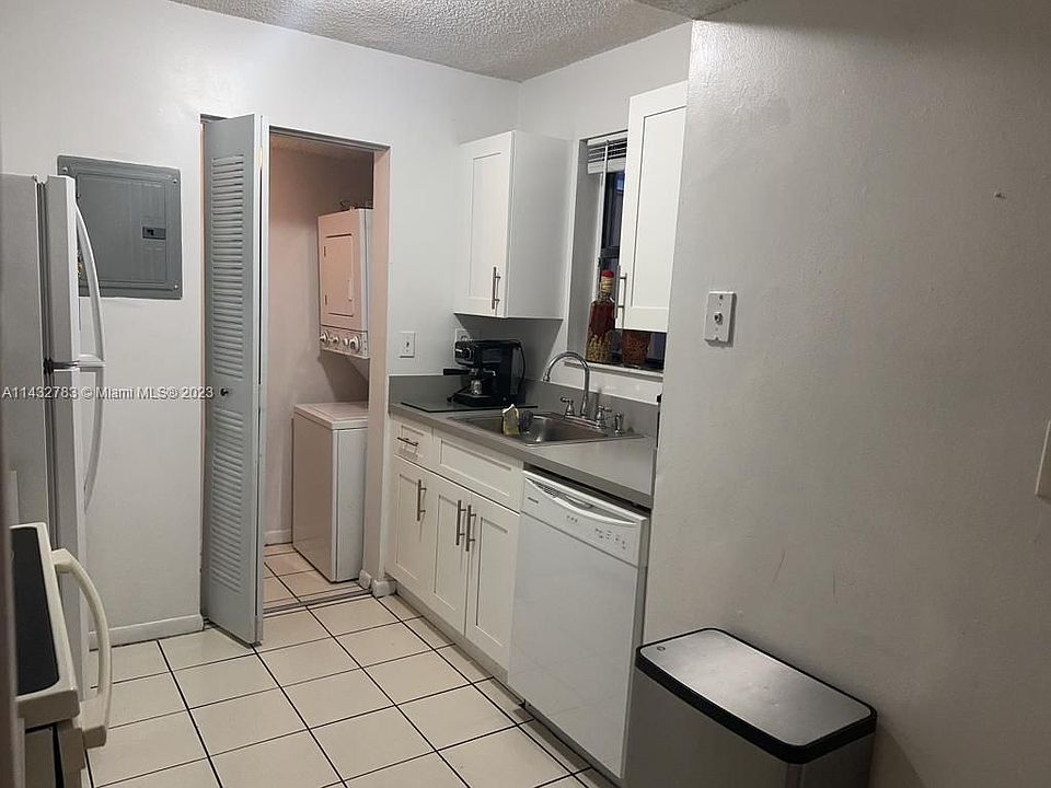 1st image of 670 NW 114th Ave APT 204