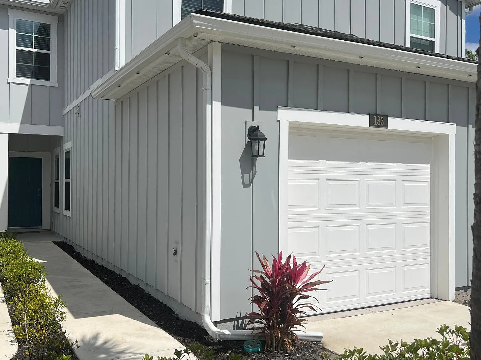 3 bed, 2.5 bath, 1502 sqft, $2,100 — Photo 2