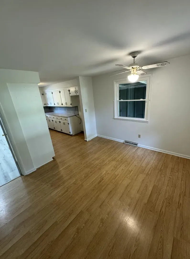 3 Bedroom | 2 Bath | 2 Car Garage | Pets Welcomed! — Photo 4