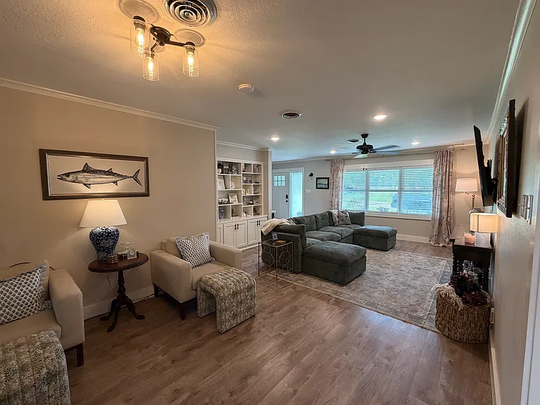 5610 Azalea Dr — Photo 6