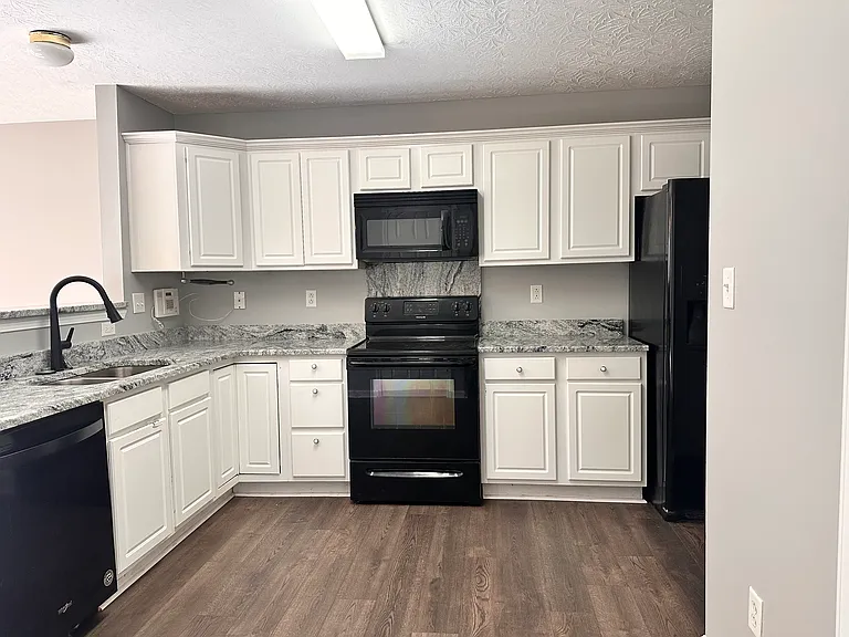 220 Strawberry Fields Rd — Photo 5