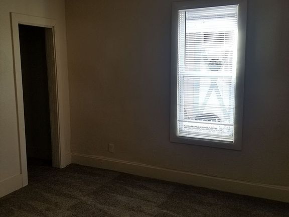 3rd image of 27 Schiller St