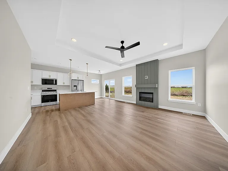 1275 Eisenhower Blvd — Photo 30