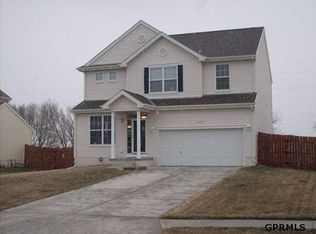 2405 S River Rock Dr, Papillion, NE 68046