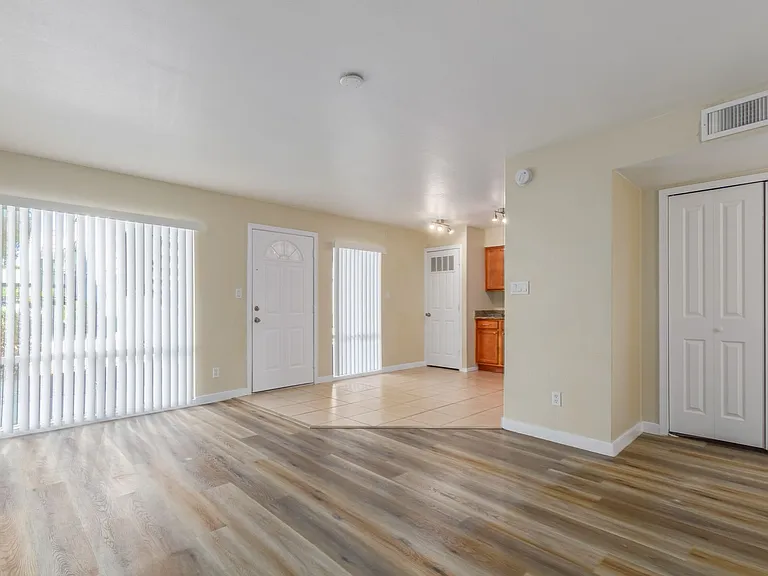 Mountain View Condos — Photo 39