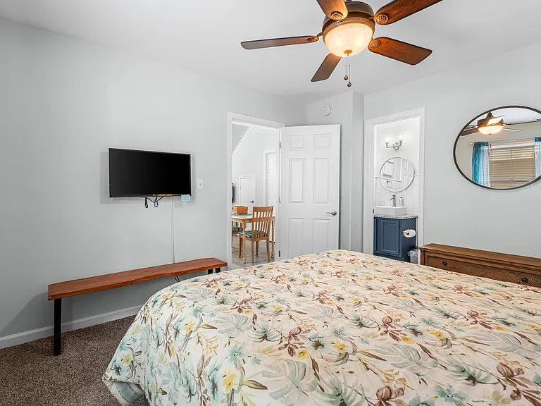 13 N Pinewood Dr #D — Photo 8
