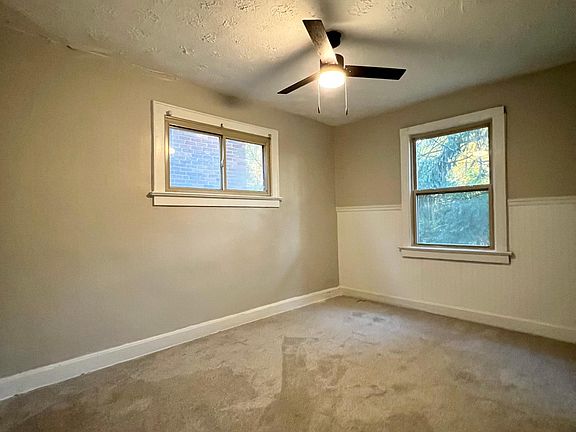 3rd image of 133 W Blake Ave APT B