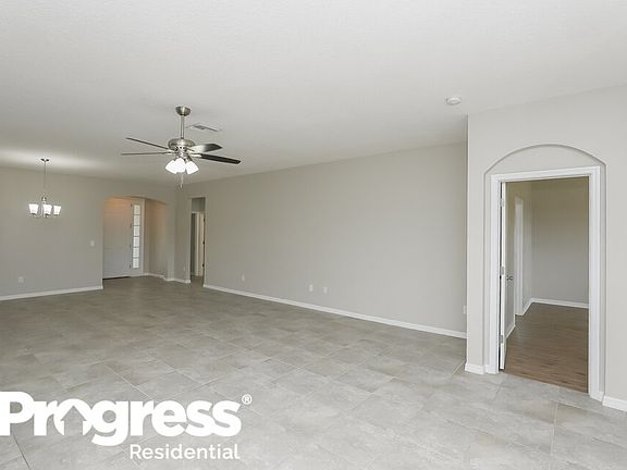 3rd image of 10519 Scenic Hollow Dr