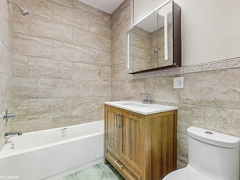 6808 N Clark St #2E — Photo 20