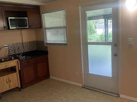 5th image of 623 California Ave Suite B