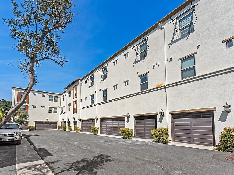 503 S Brea Blvd #18 — Photo 9
