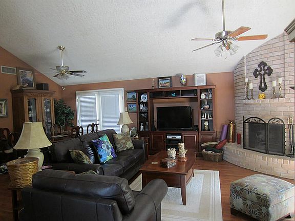5th image of 14803 Charlmont Dr
