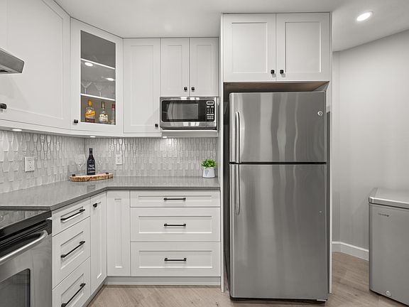 5th image of 22015 48th Ave #202