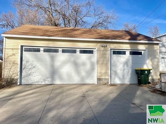 2nd image of 3324 Orleans Ave