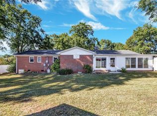 1404 Old Ivy Rd, Anderson, SC 29621