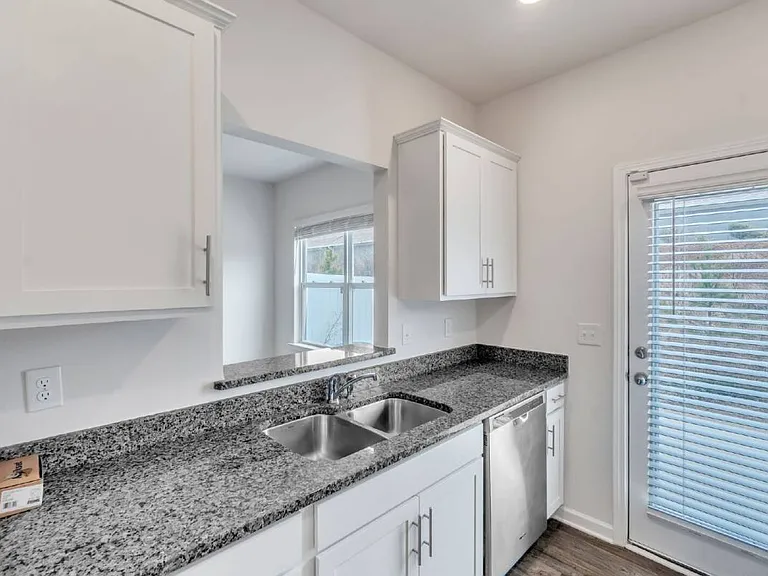 1312 Wunder Way — Photo 8