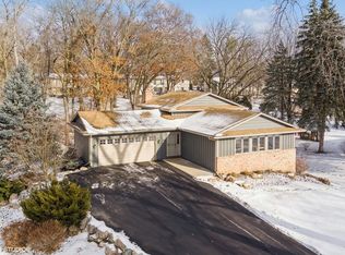 308 Woodland Dr, Burnsville, MN 55337