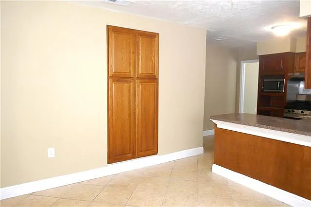 2200 Delaware Ave — Photo 14