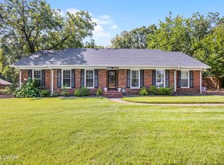 56 Villagewood Dr, Jackson, TN 38305