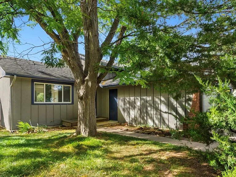 2837 Adobe Dr — Photo 1