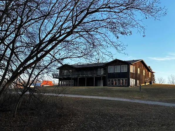 2535 Bill Bone Dr, Oskaloosa, IA 52577