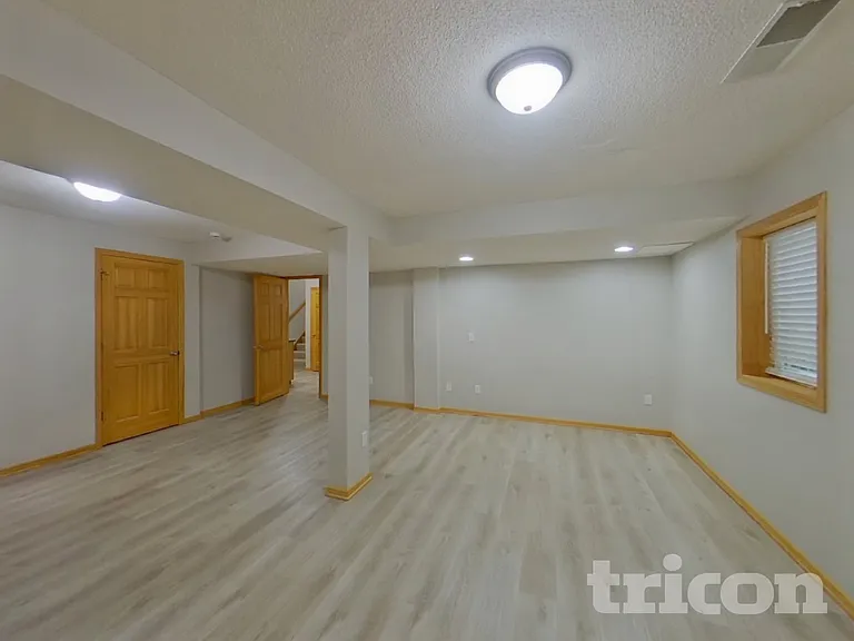 209 Greenbriar Ln — Photo 13