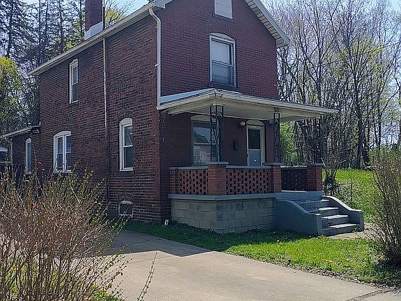 3rd image of 3130 Dearborn St
