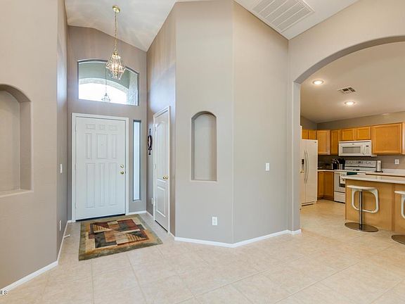 5th image of 44887 W Juniper Ave