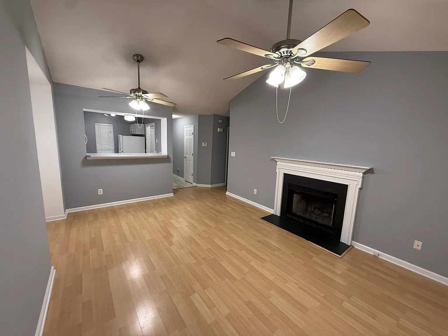3 bed, 1084 sqft, $1,795 — Photo 4