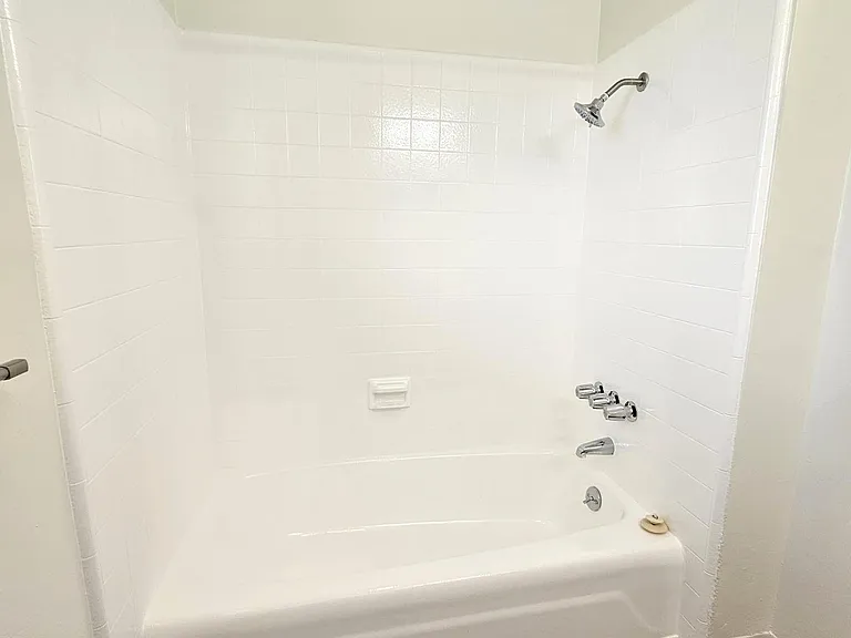 377 Freeman Ave #10 — Photo 11
