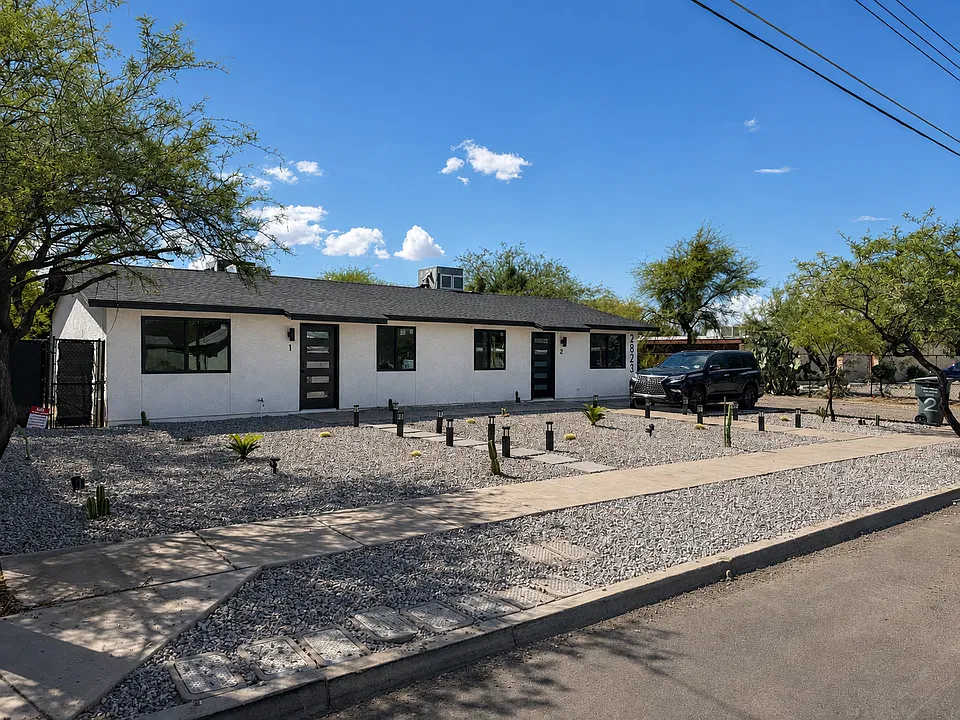 2823 N Flanwill Blvd #1 & 2