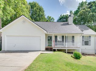 5542 Chestnut Creek Ln, Flowery Branch, GA 30542