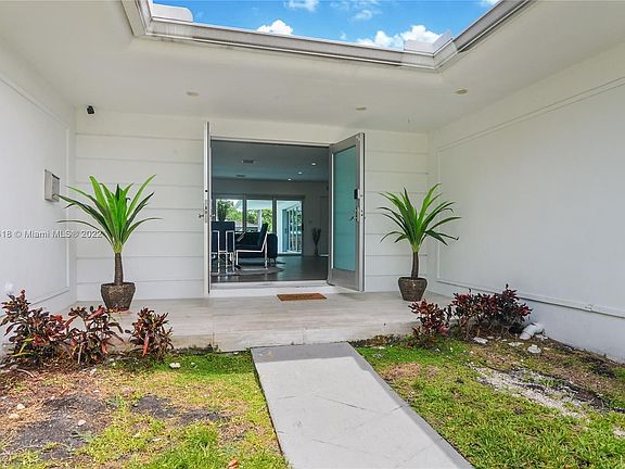 4th image of 2380 Magnolia Dr #2380