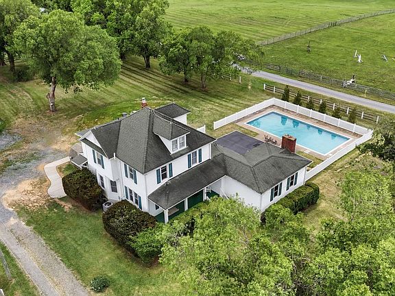2nd image of 11605 Parkgate Dr