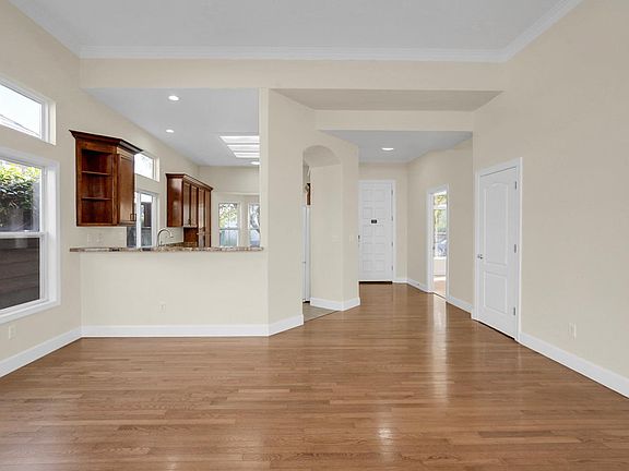 4th image of 1605 Linnea Ln