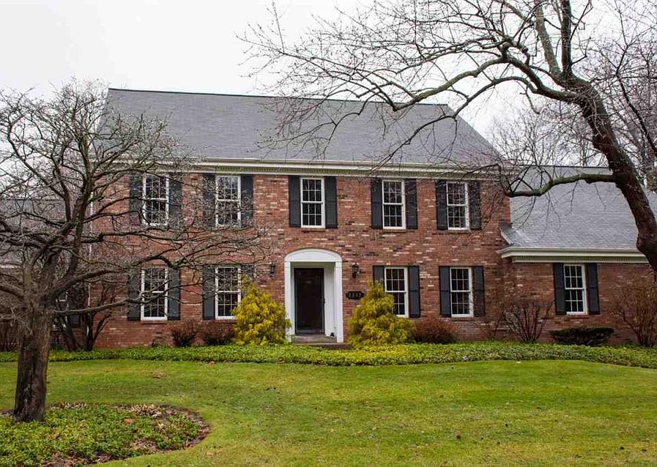 1st image of 3343 S Twyckenham Dr