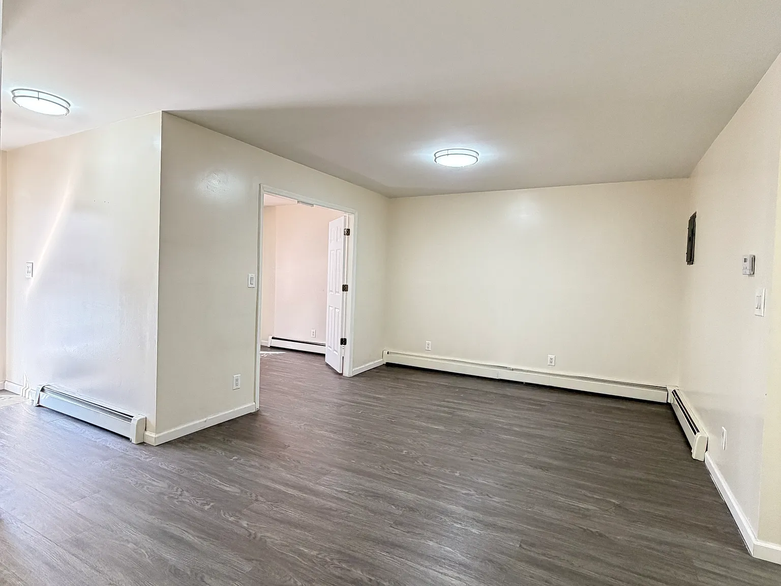 3 bed, 1100 sqft, $2,800 — Photo 3