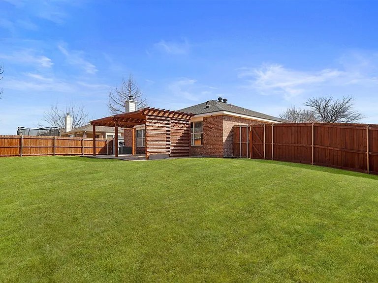 2201 Tailburton Ct — Photo 18