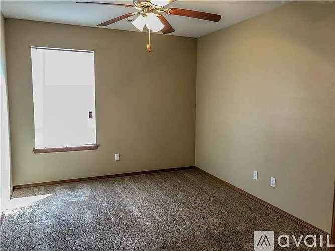 143 Foxglove St — Photo 7