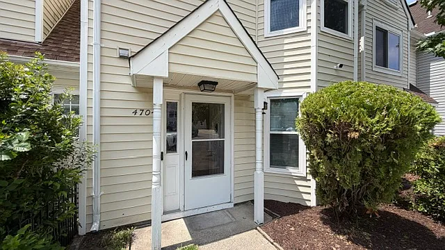 4704 Padma Ct — Photo 3