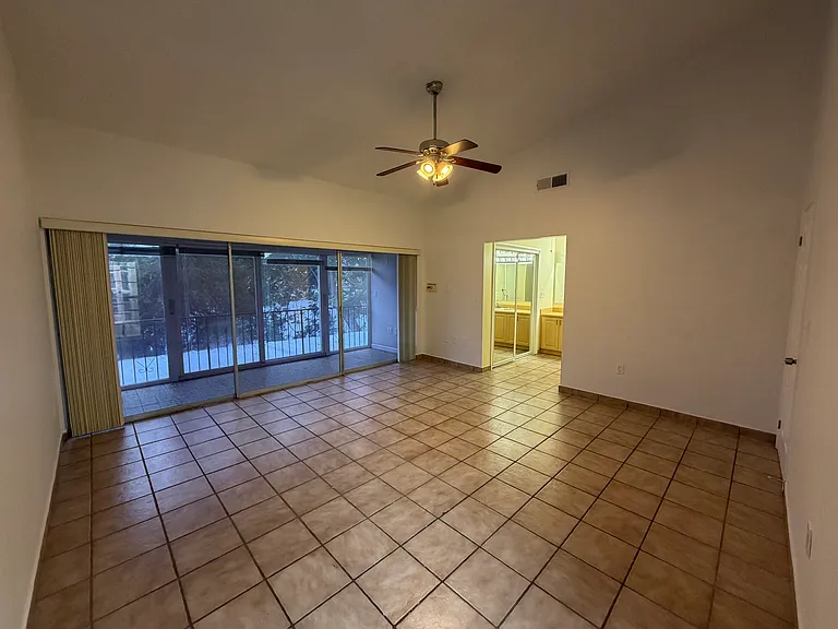 14279 Kendale Lakes Cir — Photo 30