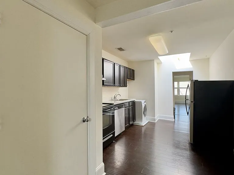 1212 Saint Paul St — Photo 7